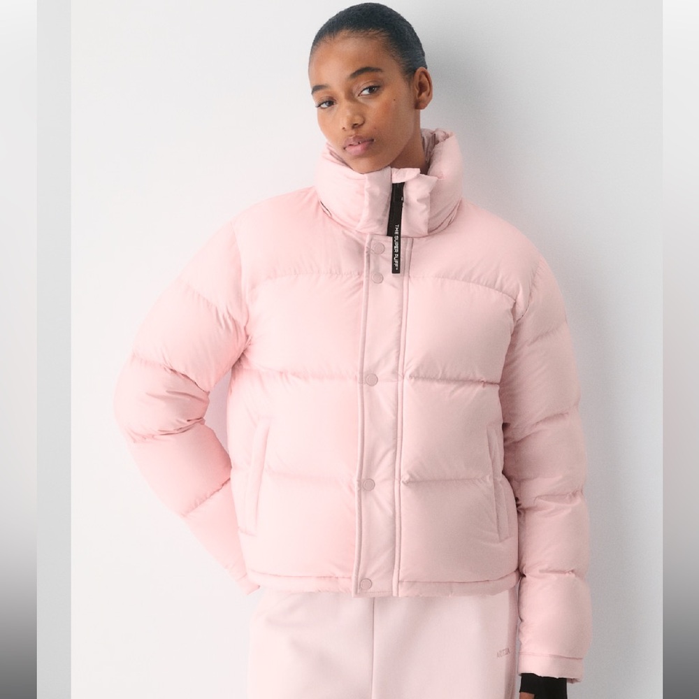 Like New! Aritzia Super Puff Shorty - chalk pink